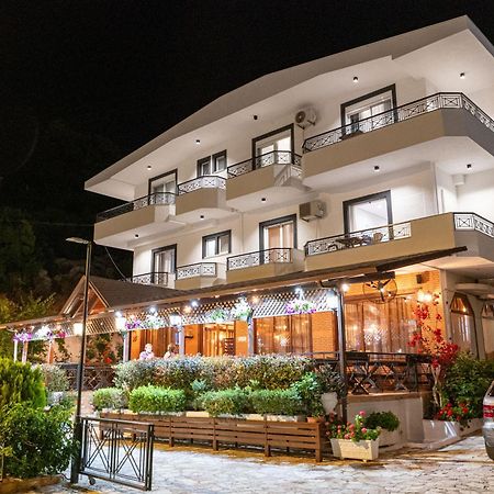 Sunkised Hotel Sarandë Exteriör bild