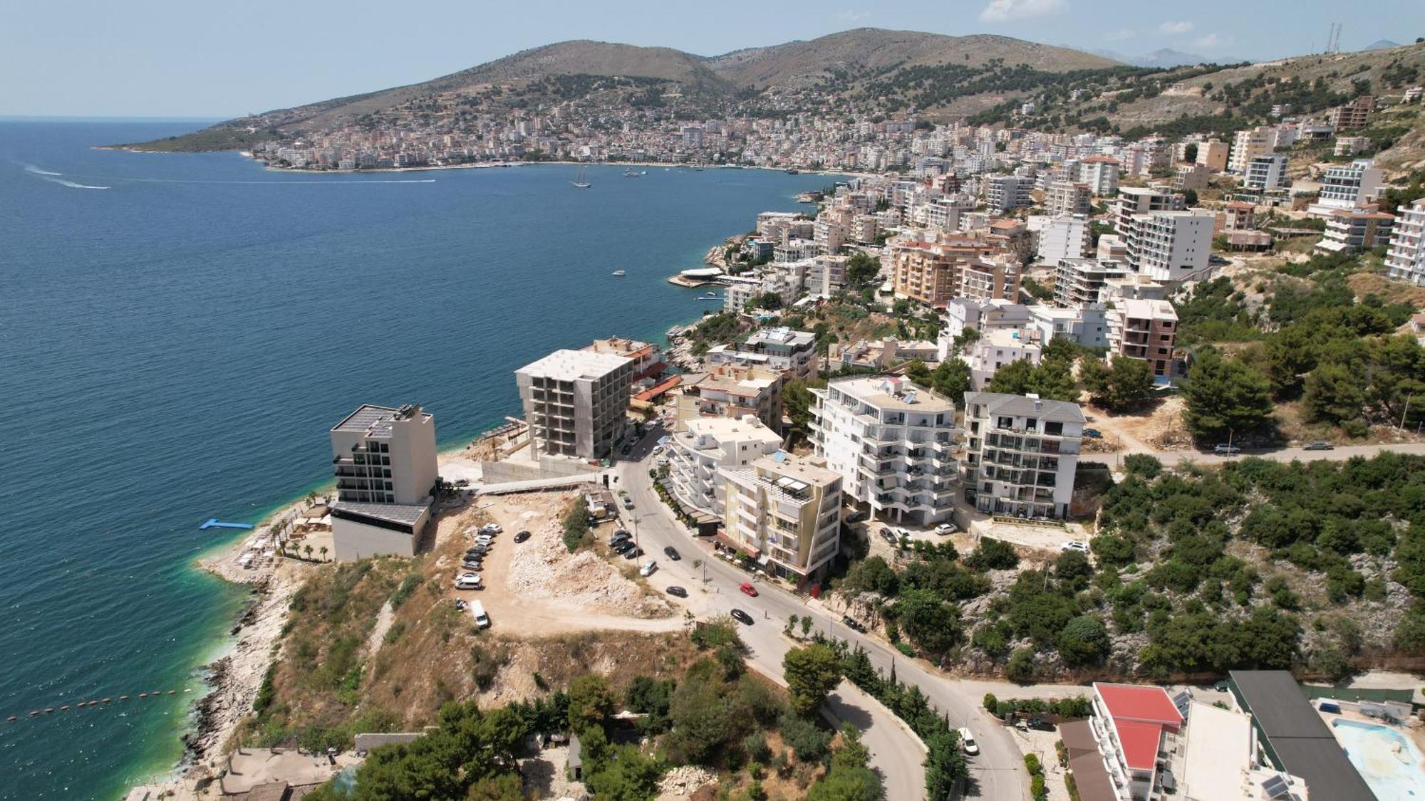 Sunkised Hotel Sarandë Exteriör bild