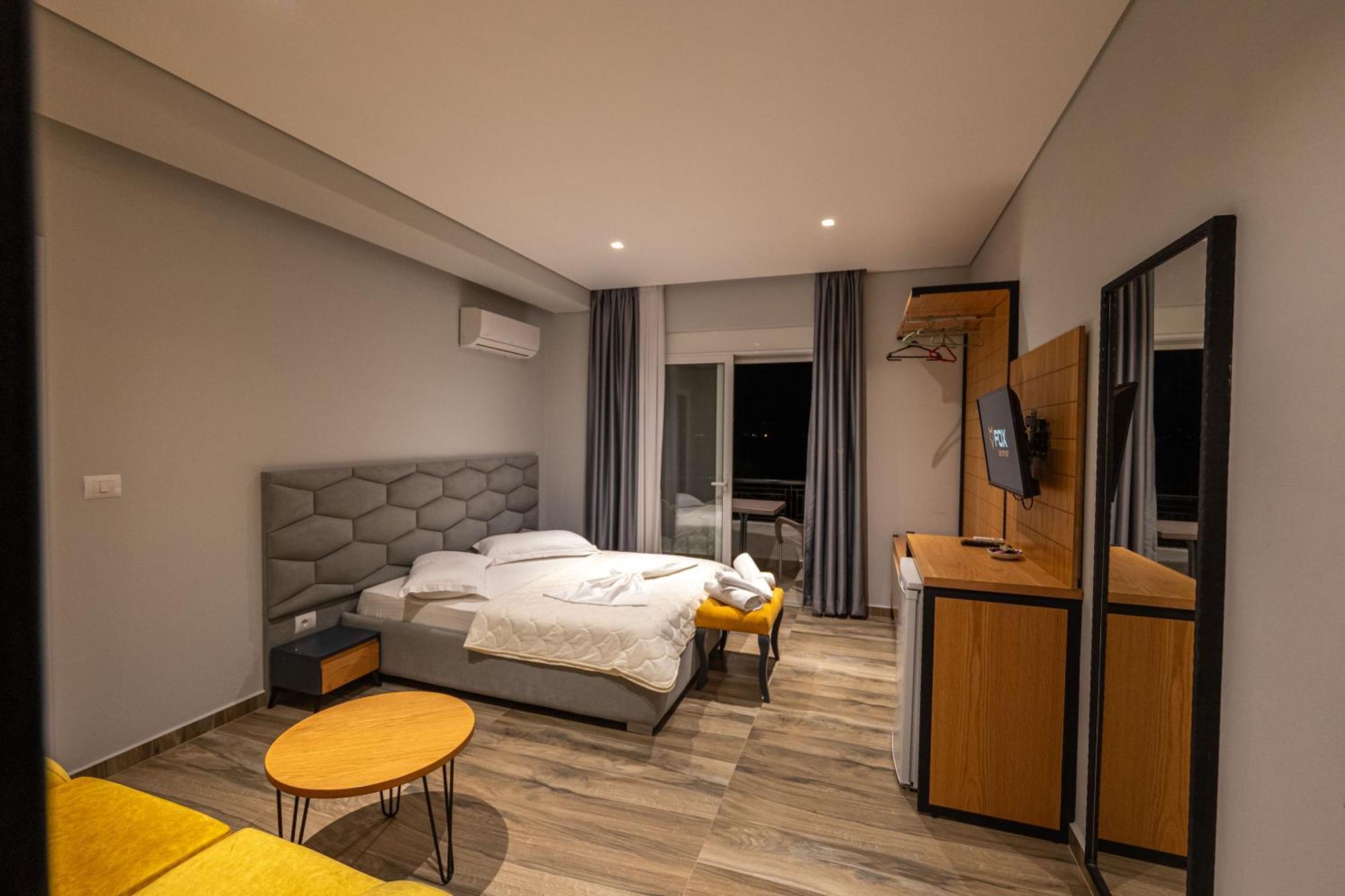 Sunkised Hotel Sarandë Exteriör bild