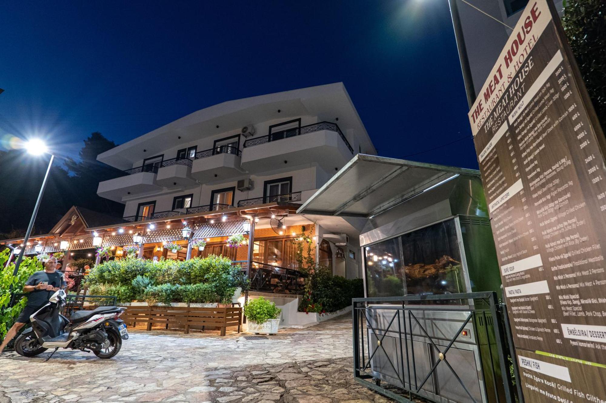 Sunkised Hotel Sarandë Exteriör bild