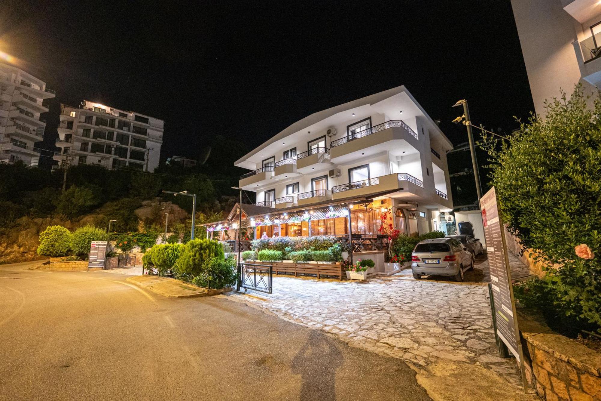 Sunkised Hotel Sarandë Exteriör bild